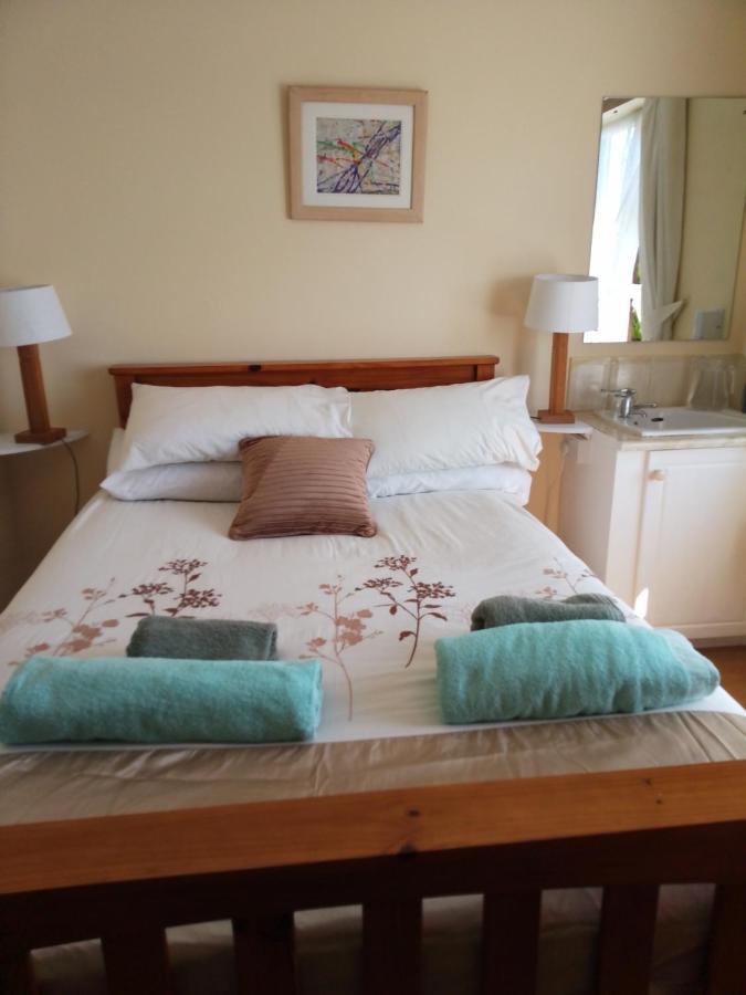 Room In Bungalow - Very Nice View With This Room Sneem Bagian luar foto